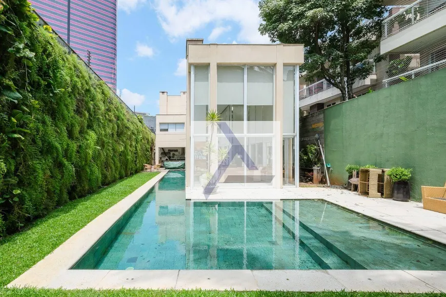 Foto 1 de Casa com 3 Quartos à venda, 480m² em Vila Madalena, São Paulo