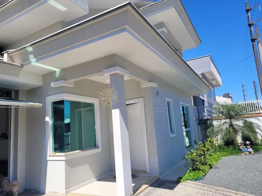 Foto 1 de Casa com 4 Quartos à venda, 325m² em Iririú, Joinville