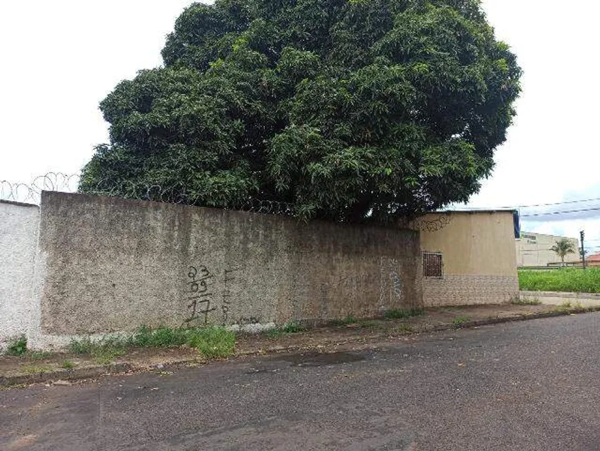 Foto 1 de Sala Comercial à venda, 1365m² em Umuarama, Uberlândia