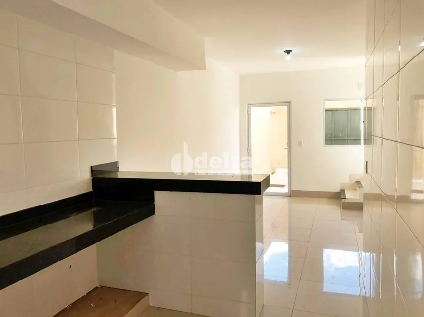 Foto 1 de Casa com 2 Quartos à venda, 437m² em Cidade Jardim, Uberlândia