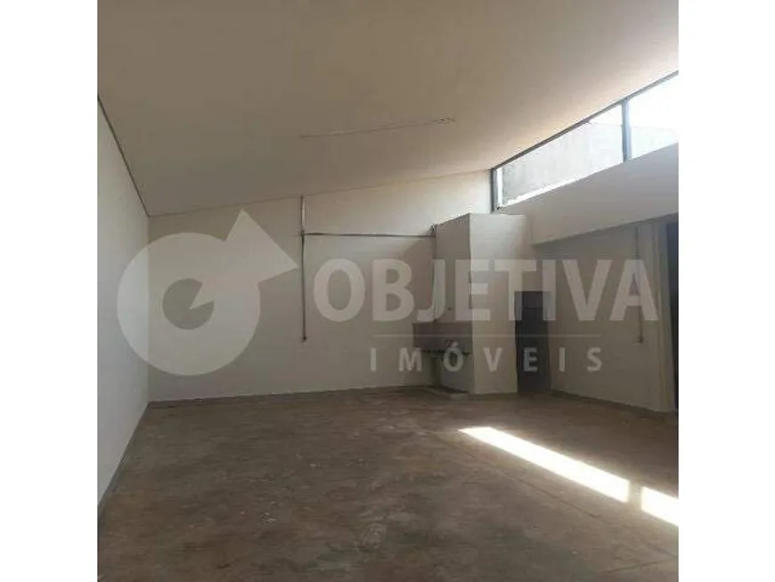 Foto 1 de Galpão/Depósito/Armazém para alugar, 400m² em Custódio Pereira, Uberlândia