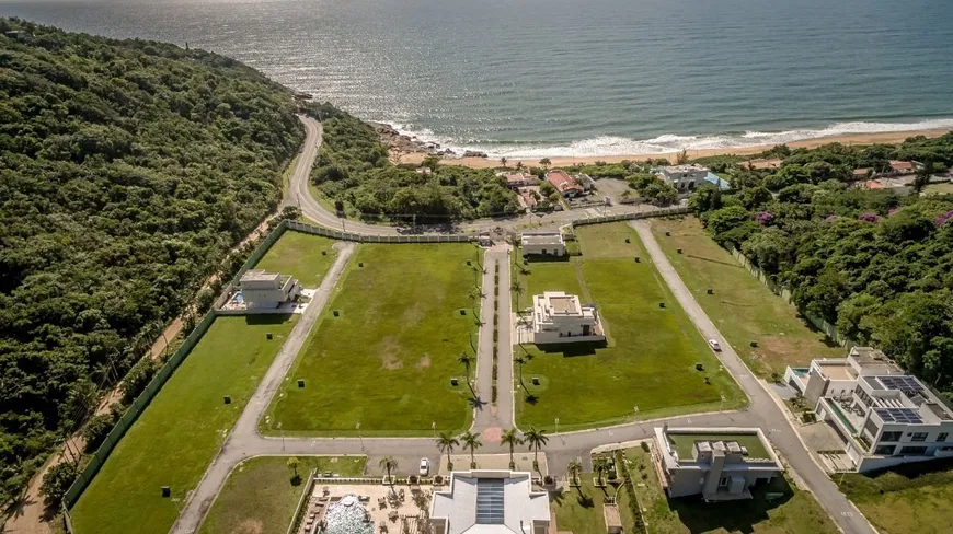 Foto 1 de Lote/Terreno à venda, 1279m² em Praia do Estaleirinho, Balneário Camboriú