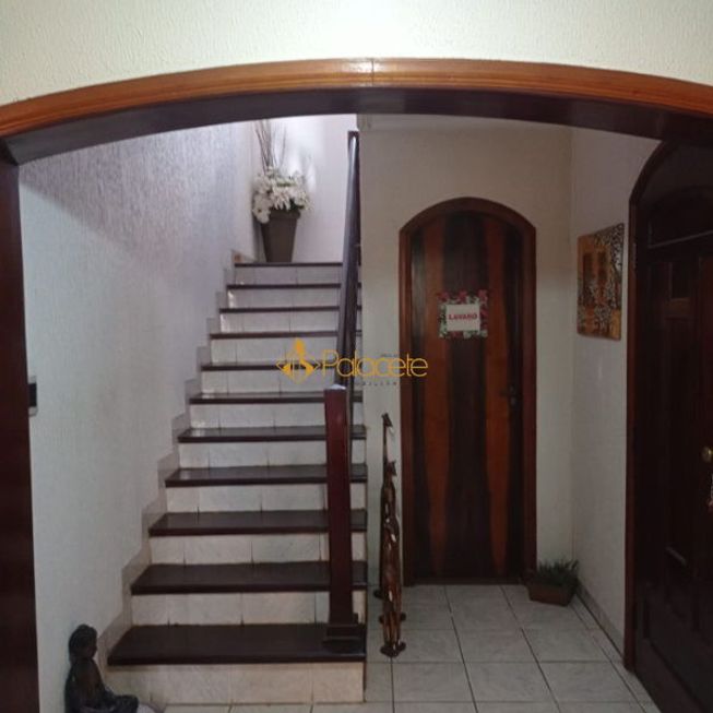 Casa com 4 dorms, Campos Elíseos, Taubaté, Cod: 61079