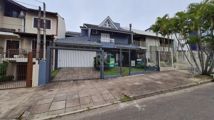 Foto 1 de Casa com 3 Quartos à venda, 379m² em Jardim Itú Sabará, Porto Alegre