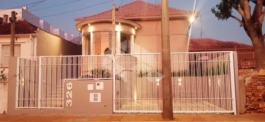 Foto 1 de Casa com 2 Quartos para alugar, 100m² em Centro, Cachoeira do Sul