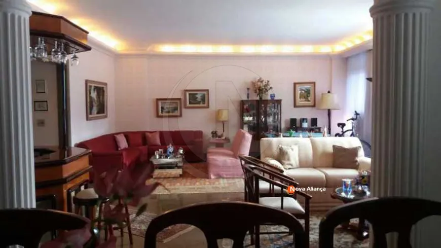 Foto 1 de Apartamento com 4 Quartos à venda, 184m² em Lagoa, Rio de Janeiro