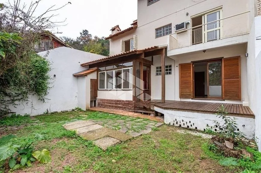 Foto 1 de Casa com 3 Quartos à venda, 255m² em Tristeza, Porto Alegre