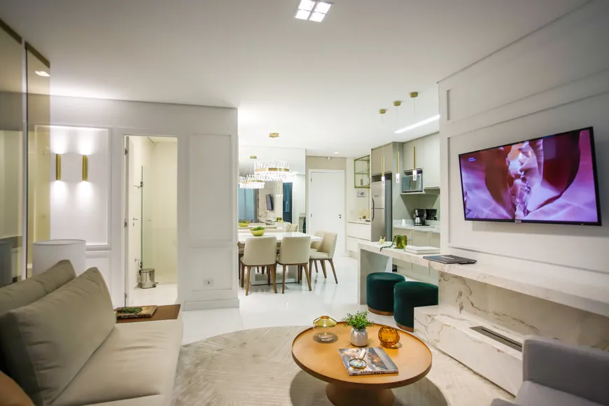 Foto 1 de Apartamento com 2 Quartos à venda, 61m² em Cristo Rei, Curitiba