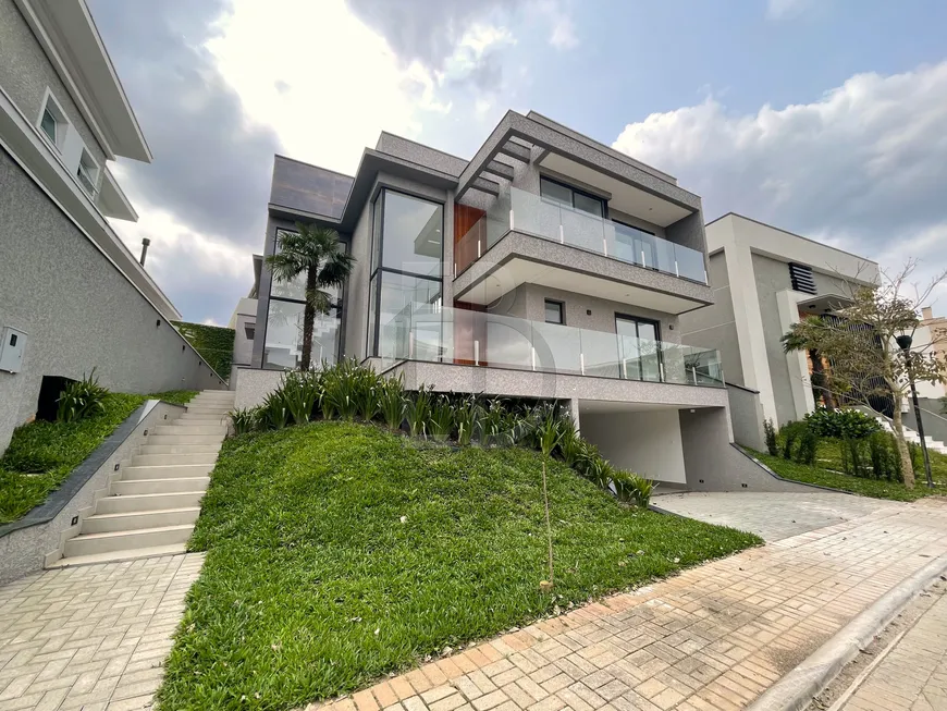 Foto 1 de Casa de Condomínio com 3 Quartos à venda, 360m² em Santo Inácio, Curitiba
