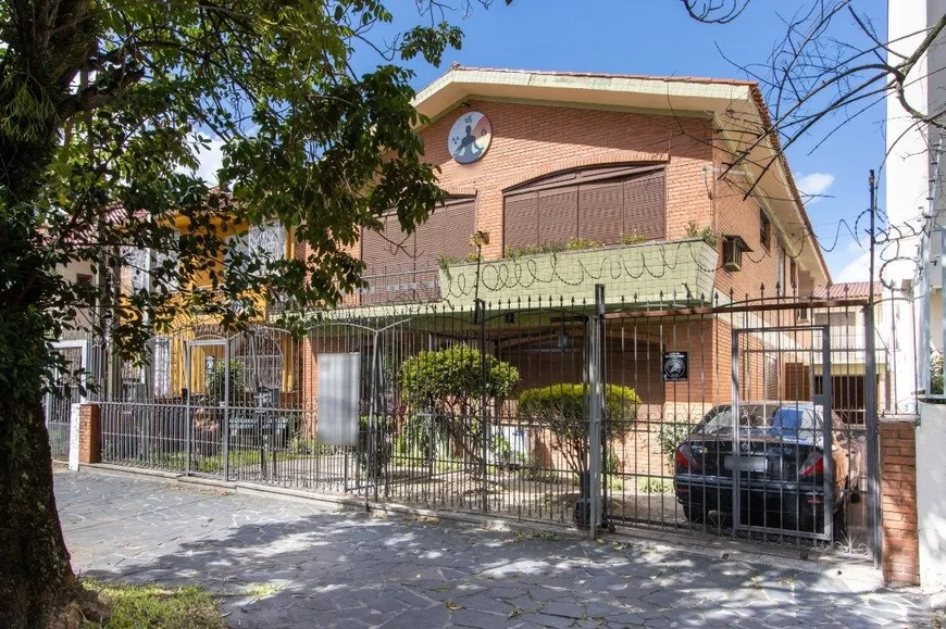 Foto 1 de Casa com 7 Quartos à venda, 447m² em Santana, Porto Alegre