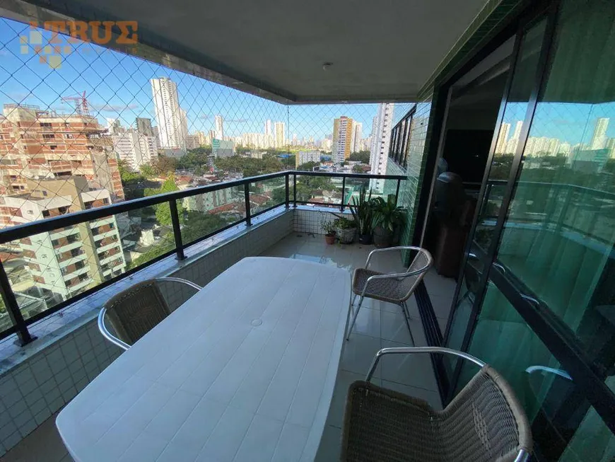 Foto 1 de Apartamento com 5 Quartos à venda, 205m² em Casa Forte, Recife