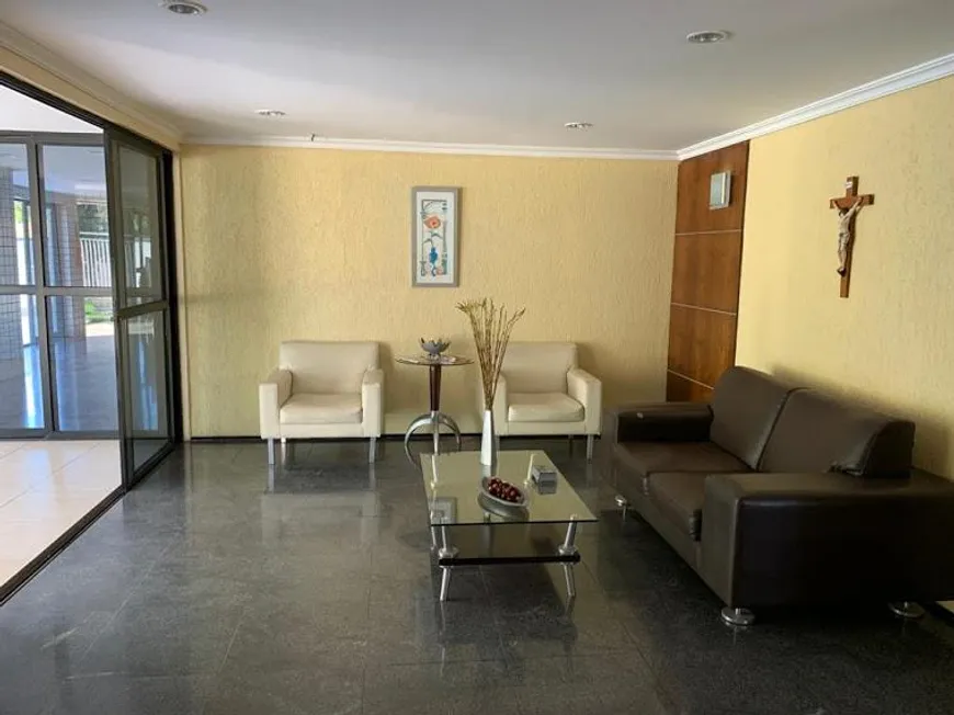 Foto 1 de Apartamento com 4 Quartos à venda, 195m² em Guararapes, Fortaleza