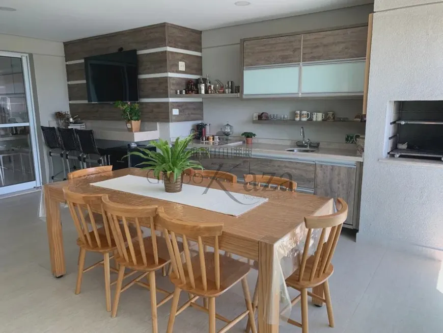 Foto 1 de Apartamento com 4 Quartos à venda, 259m² em Jardim Aquarius, São José dos Campos