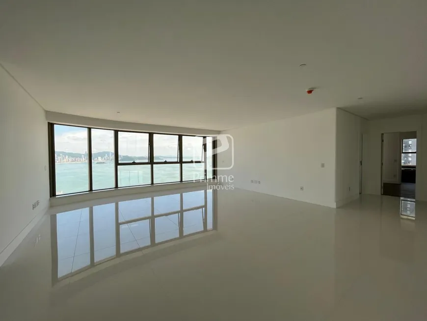 Foto 1 de Apartamento com 4 Quartos à venda, 265m² em Barra Sul, Balneário Camboriú