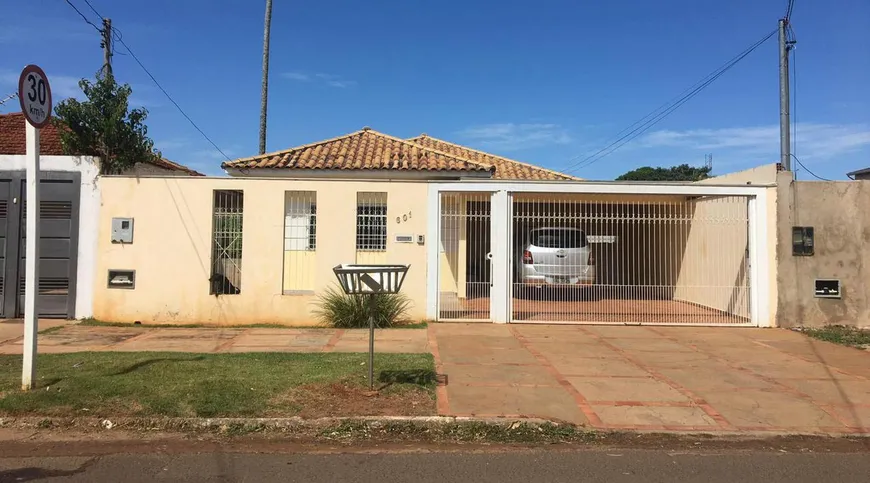 Foto 1 de Casa com 3 Quartos à venda, 178m² em Vila Silvia Regina, Campo Grande