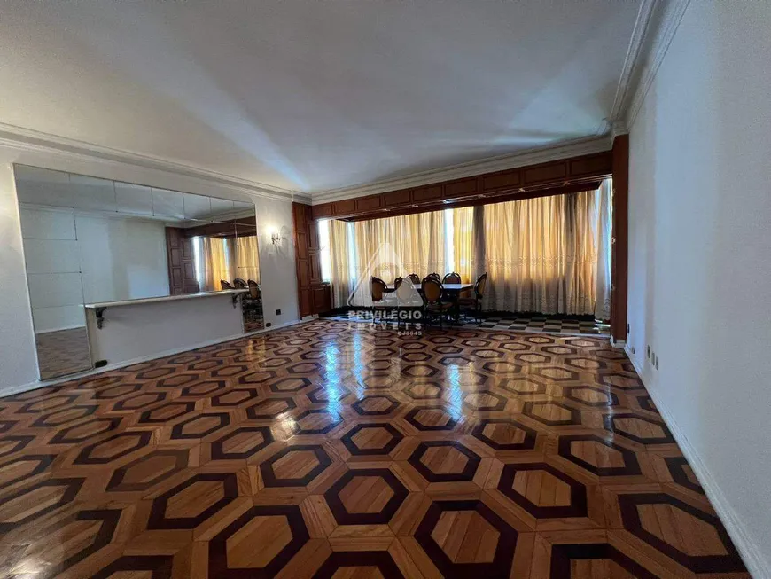Foto 1 de Apartamento com 3 Quartos à venda, 155m² em Lagoa, Rio de Janeiro