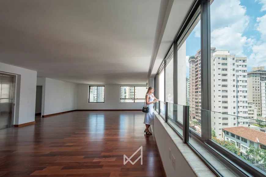 Foto 1 de Apartamento com 4 Quartos à venda, 231m² em Lourdes, Belo Horizonte