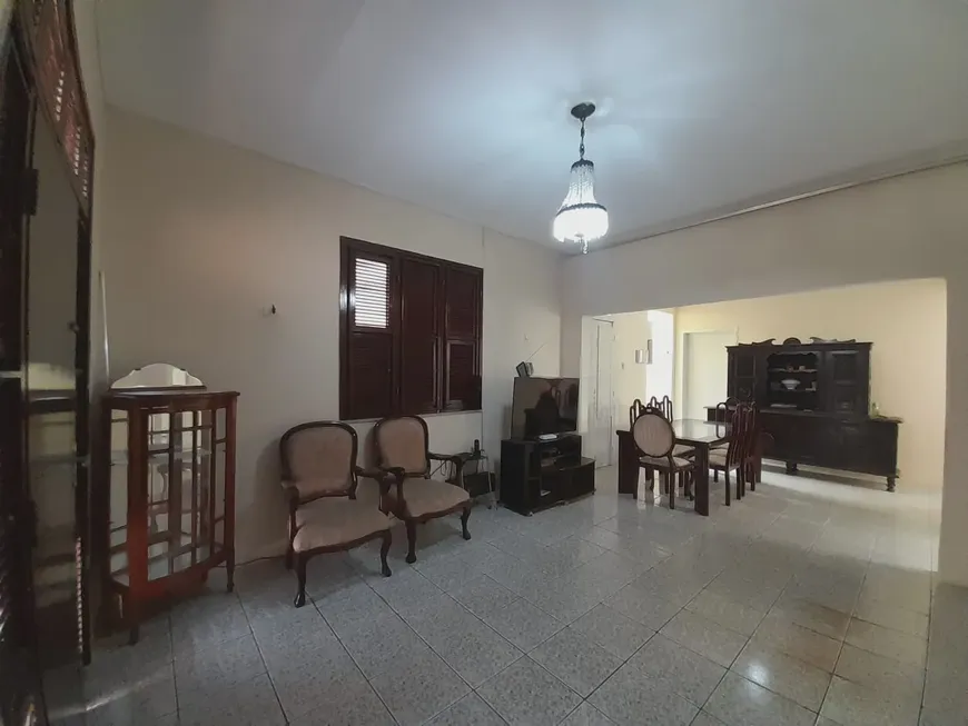 Foto 1 de Casa com 3 Quartos à venda, 307m² em Fátima, Fortaleza