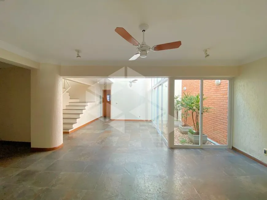 Foto 1 de Casa de Condomínio com 3 Quartos para alugar, 340m² em Três Figueiras, Porto Alegre