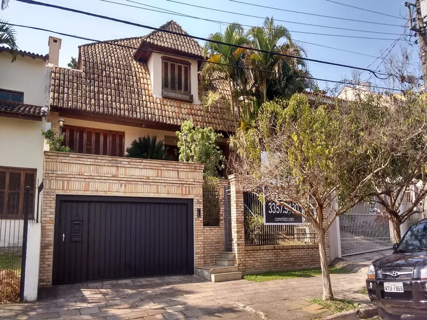 Foto 1 de Casa com 4 Quartos à venda, 400m² em Chácara das Pedras, Porto Alegre