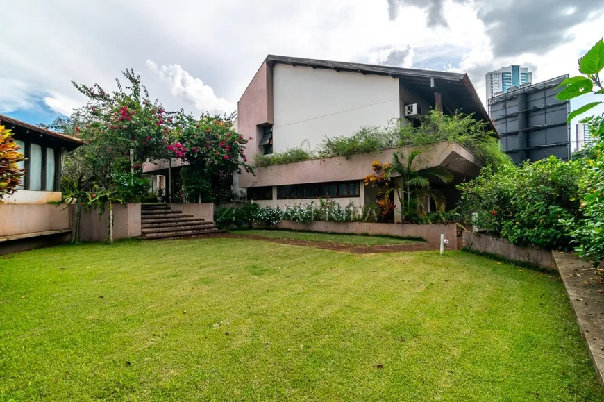 Foto 1 de Casa com 4 Quartos à venda, 850m² em Jardim do Lago, Londrina