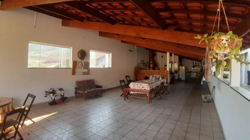 Foto 1 de Casa com 3 Quartos à venda, 250m² em Centro, Piracaia