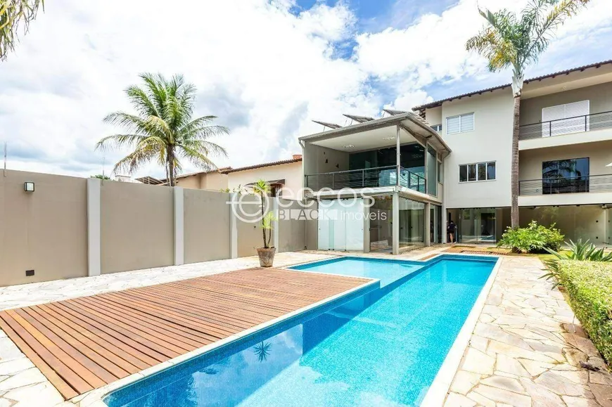 Foto 1 de Casa com 3 Quartos para alugar, 500m² em Cidade Jardim, Uberlândia