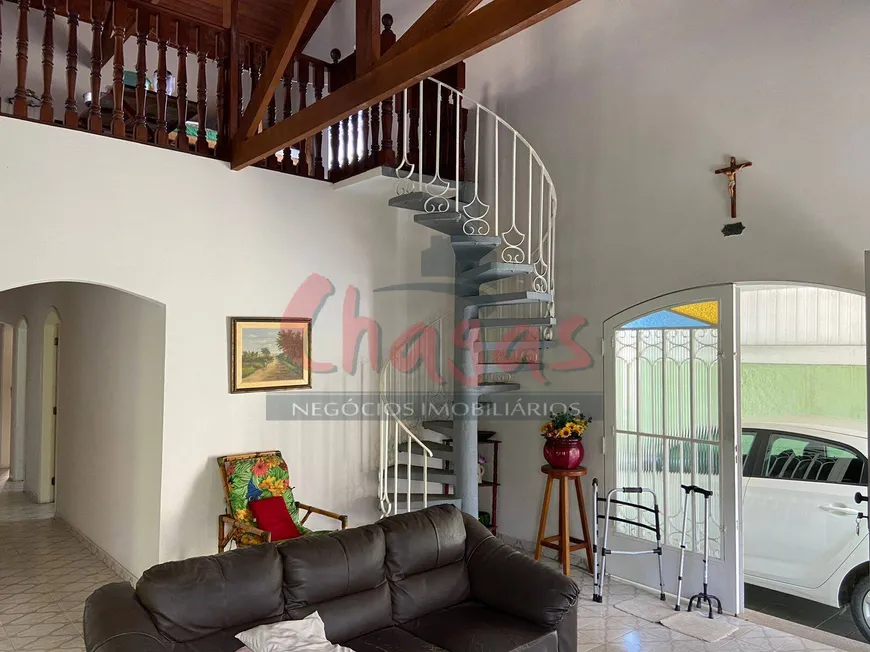 Foto 1 de Casa com 4 Quartos à venda, 210m² em Martim de Sa, Caraguatatuba