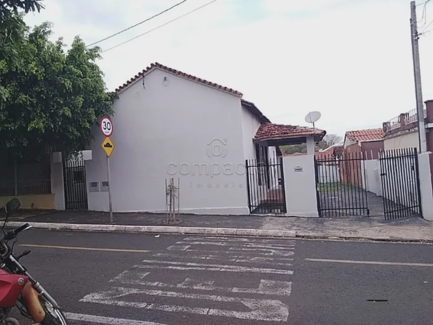 Foto 1 de Casa com 2 Quartos para alugar, 75m² em Centro Engenheiro Schmitt, São José do Rio Preto