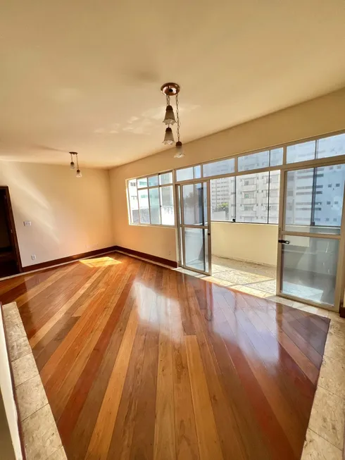 Foto 1 de Apartamento com 3 Quartos para alugar, 100m² em Lourdes, Belo Horizonte