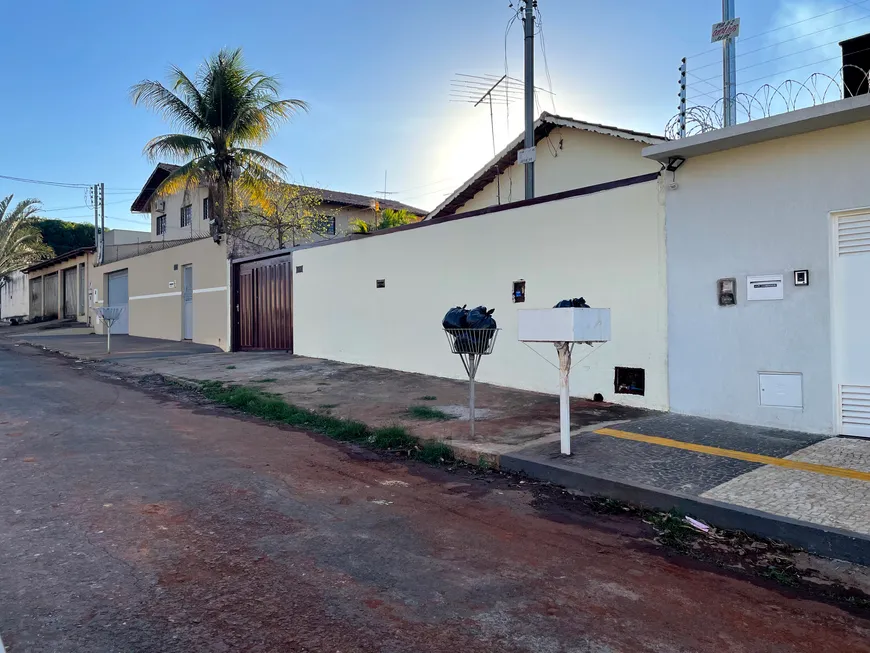 Foto 1 de Casa com 3 Quartos à venda, 100m² em Jardim Ipê, Goiânia