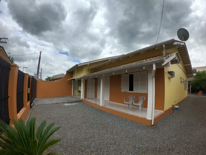Foto 1 de Casa com 3 Quartos à venda, 140m² em Souza Cruz, Brusque