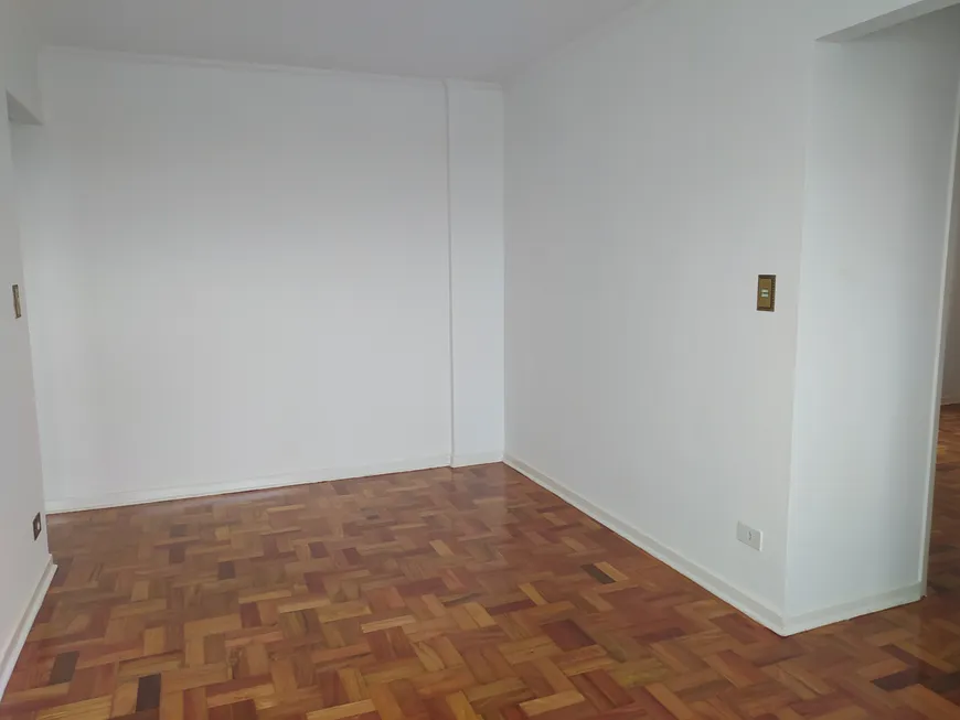 Foto 1 de Casa com 3 Quartos para alugar, 200m² em Jardim Bonfiglioli, São Paulo