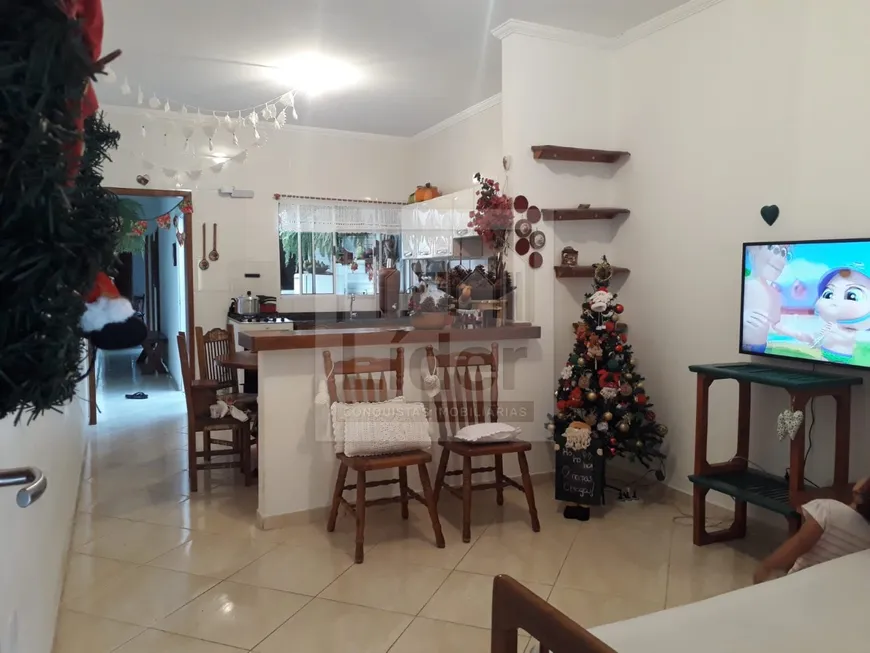 Foto 1 de Casa com 2 Quartos à venda, 80m² em Vitoria Vale, Caçapava