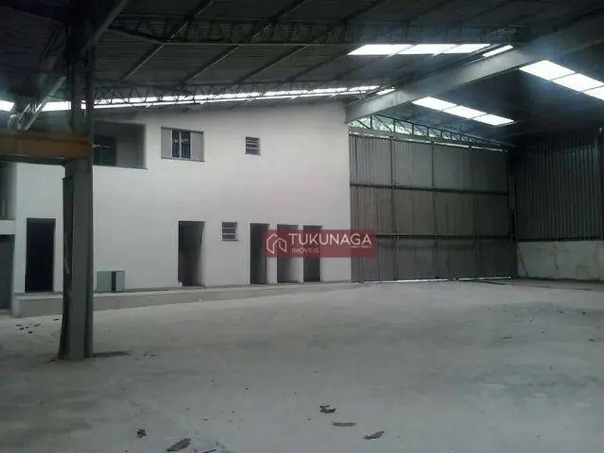 Foto 1 de Galpão/Depósito/Armazém à venda, 2800m² em Jaragua, São Paulo