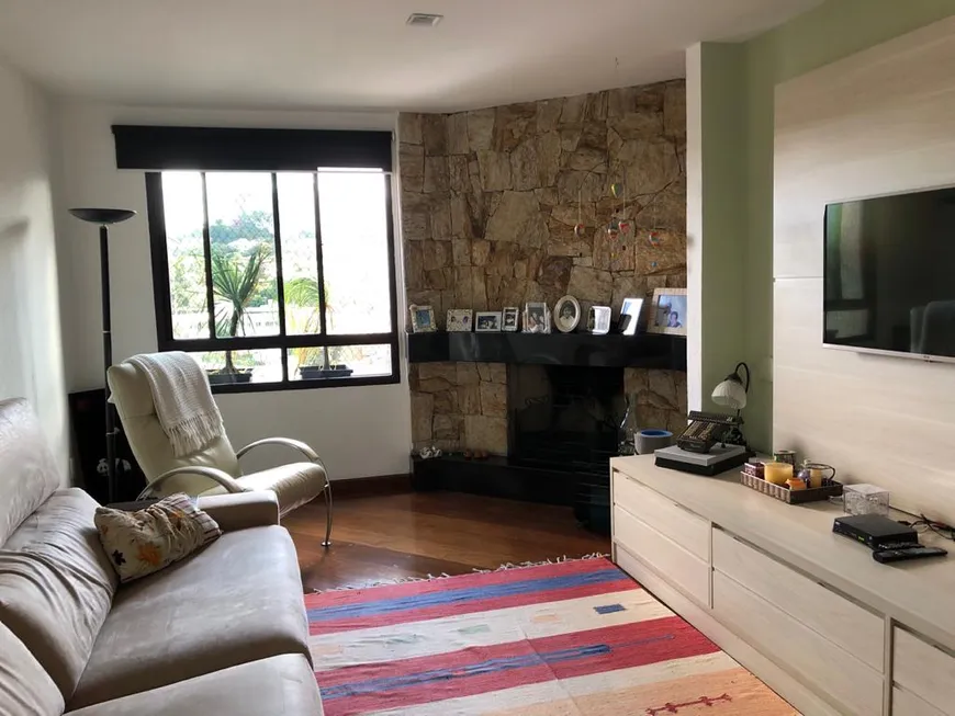 Foto 1 de Apartamento com 3 Quartos à venda, 281m² em Higienópolis, São Paulo