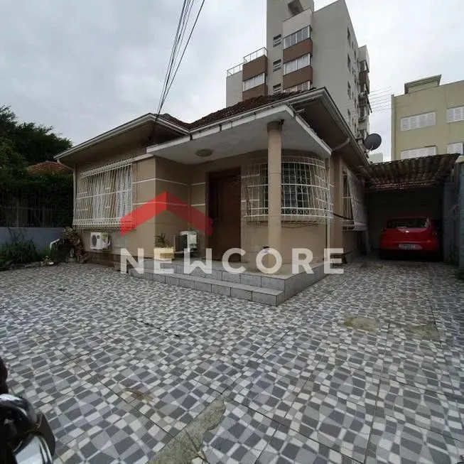 Foto 1 de Casa com 3 Quartos à venda, 119m² em Azenha, Porto Alegre