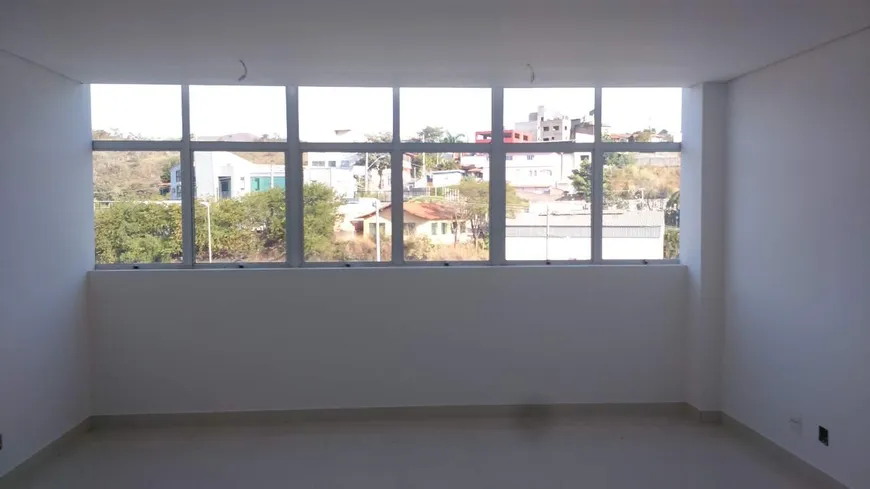 Foto 1 de Sala Comercial para alugar, 30m² em Pau Pombo, Nova Lima