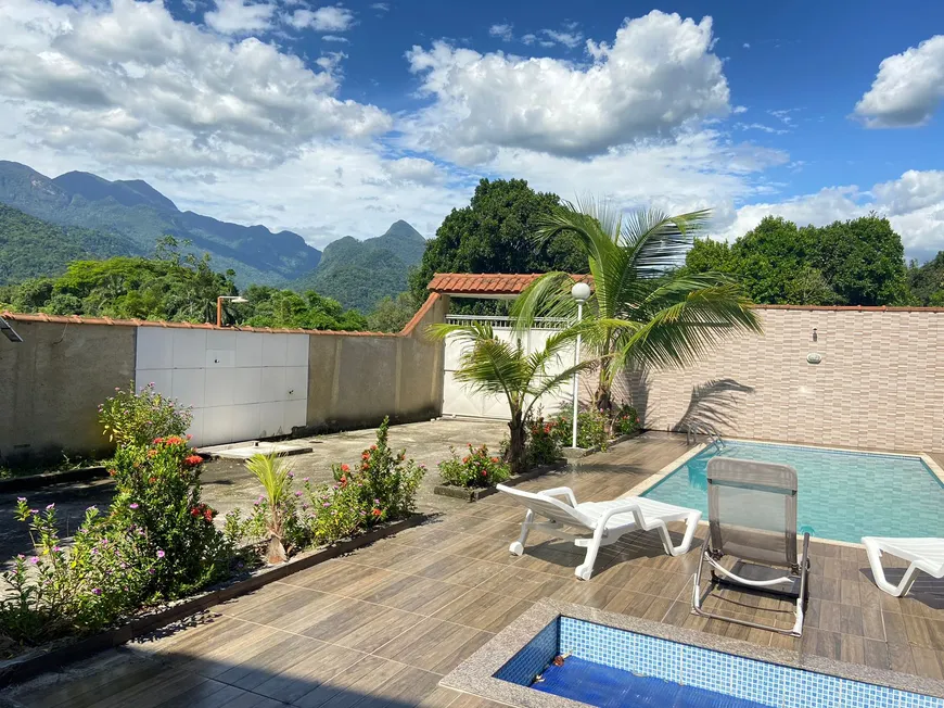 Foto 1 de Casa com 2 Quartos à venda, 180m² em Cachoeira Grande Rio do Ouro, Magé