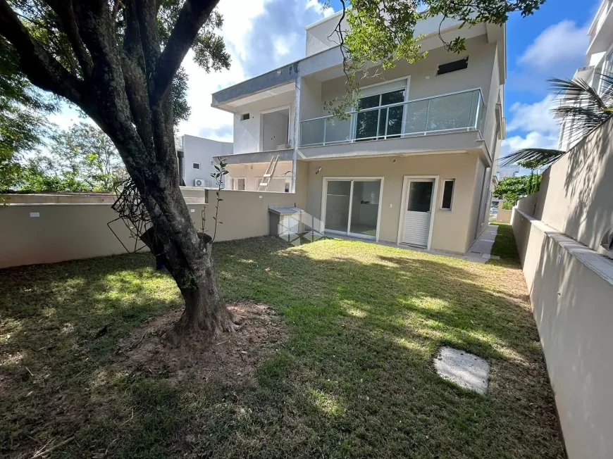 Foto 1 de Sobrado com 3 Quartos à venda, 182m² em Ingleses do Rio Vermelho, Florianópolis