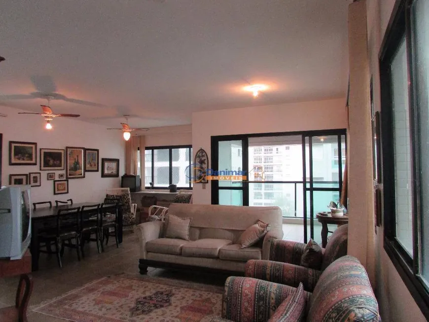 Foto 1 de Apartamento com 4 Quartos para venda ou aluguel, 149m² em Praia das Pitangueiras, Guarujá