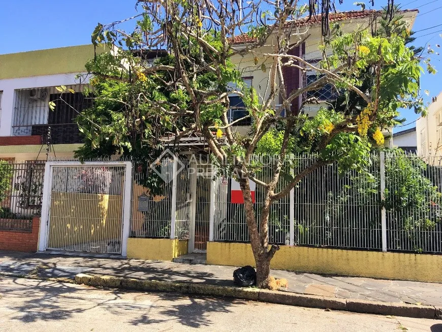 Foto 1 de Casa com 4 Quartos à venda, 236m² em Azenha, Porto Alegre