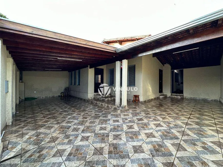 Foto 1 de Casa com 3 Quartos à venda, 218m² em Jardim São Bento, Uberaba