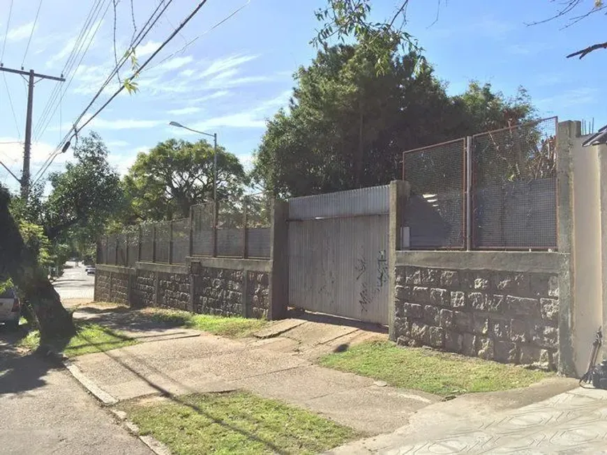 Foto 1 de Lote/Terreno à venda, 700m² em Medianeira, Porto Alegre