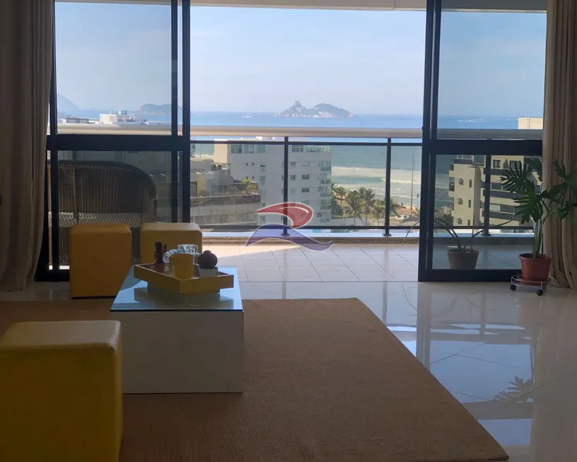 Foto 1 de Apartamento com 4 Quartos à venda, 173m² em Barra da Tijuca, Rio de Janeiro