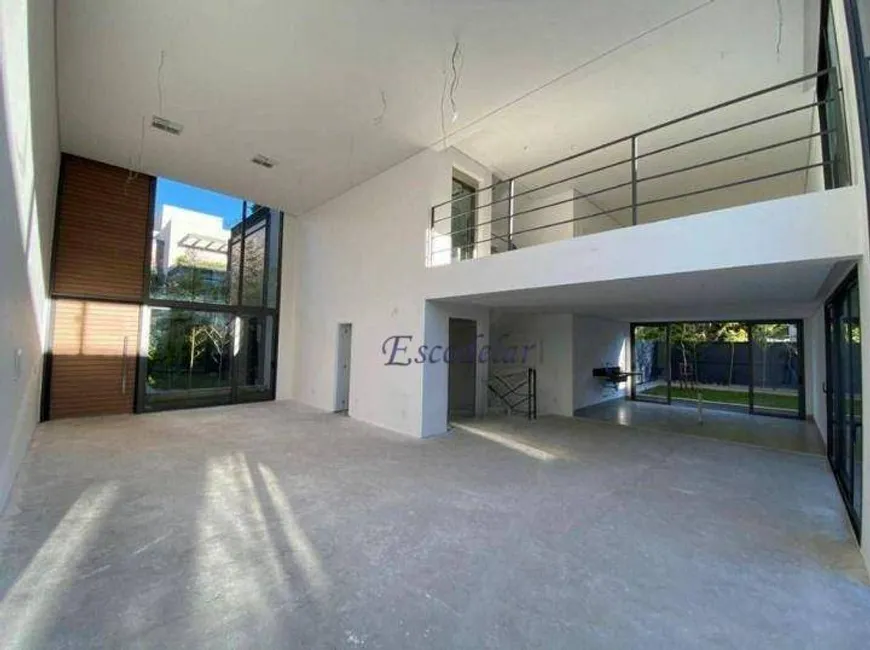 Foto 1 de Casa de Condomínio com 3 Quartos à venda, 560m² em Alto de Pinheiros, São Paulo