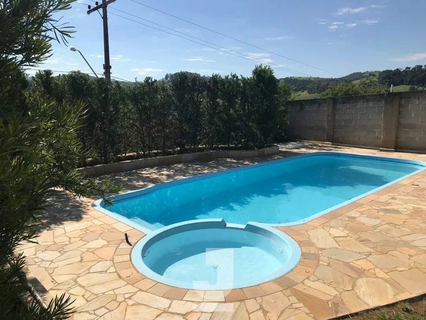 Foto 1 de Fazenda/Sítio com 3 Quartos à venda, 200m² em Jardim Serra das Estancias, Amparo