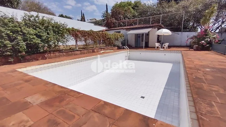 Foto 1 de Casa com 3 Quartos à venda, 260m² em Cidade Jardim, Uberlândia