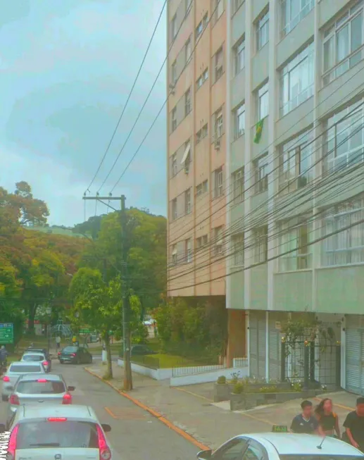 Foto 1 de Apartamento com 3 Quartos à venda, 110m² em Centro, Petrópolis