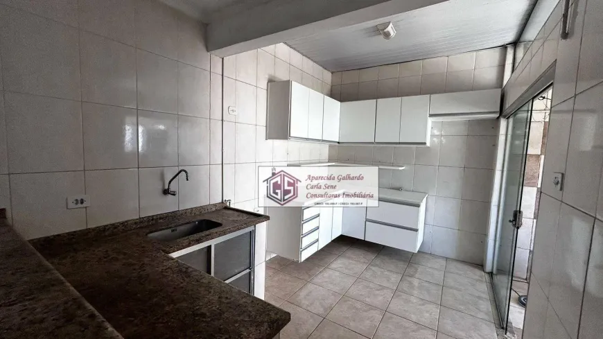 Foto 1 de Sobrado com 4 Quartos à venda, 218m² em Vila Areao, Taubaté